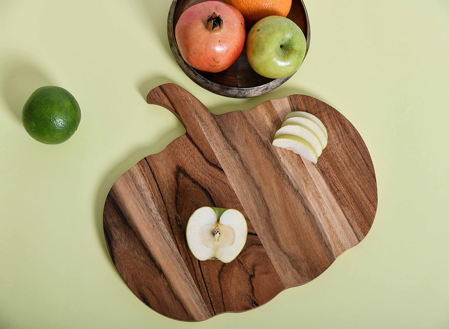 Pumpkin Shaped Wood Cutting Board for kitchen Decoration, Gothic Cutting Boards with Handle (Pumpkin Board 12"L x 13"W)