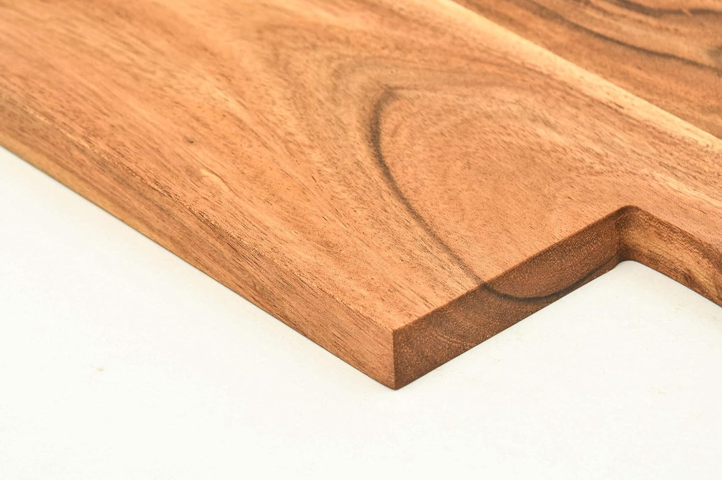 Acacia wood cutting board