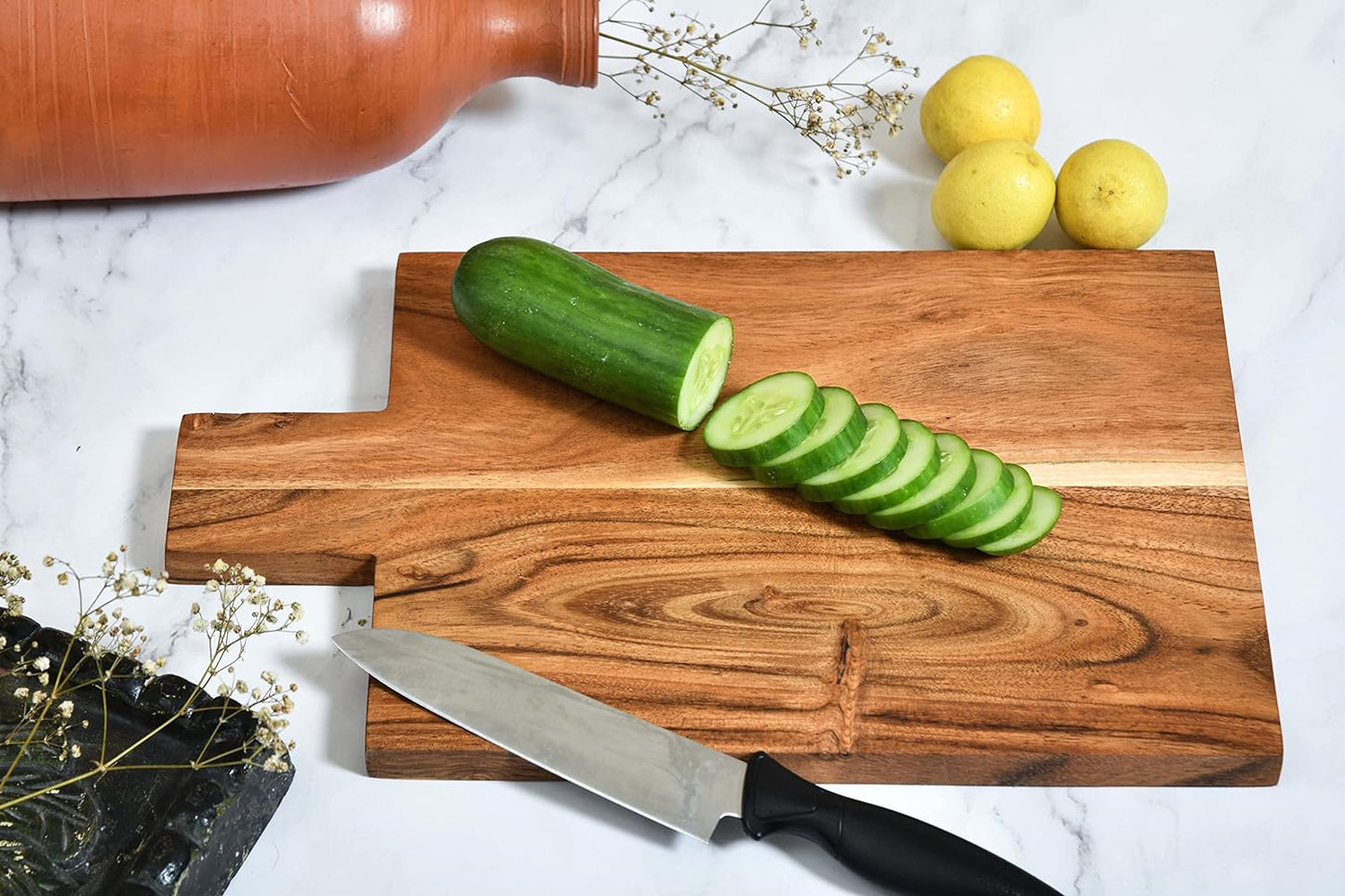 Acacia wood cutting board