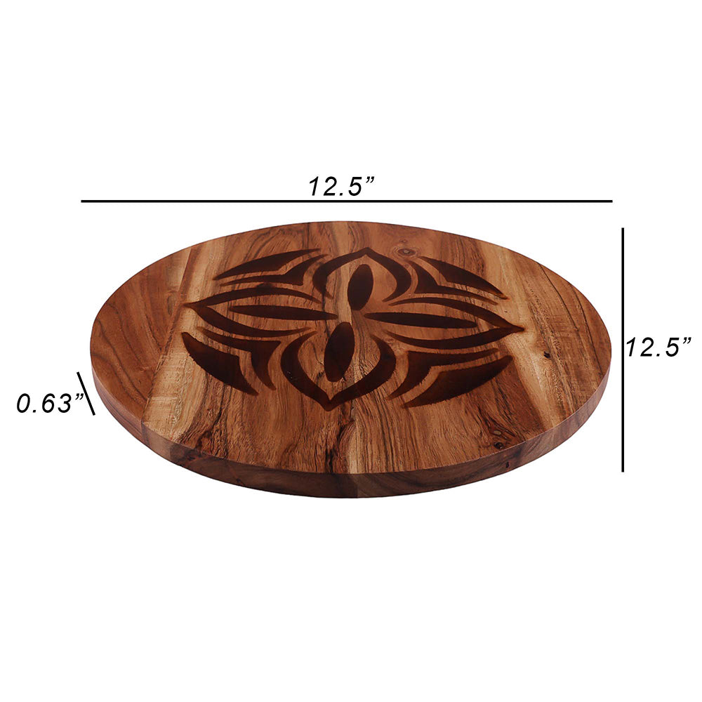 Made of premium quality organic acacia wood cutting board